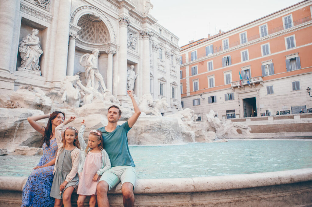Fontana-di-Trevi-Roma-com-criancas