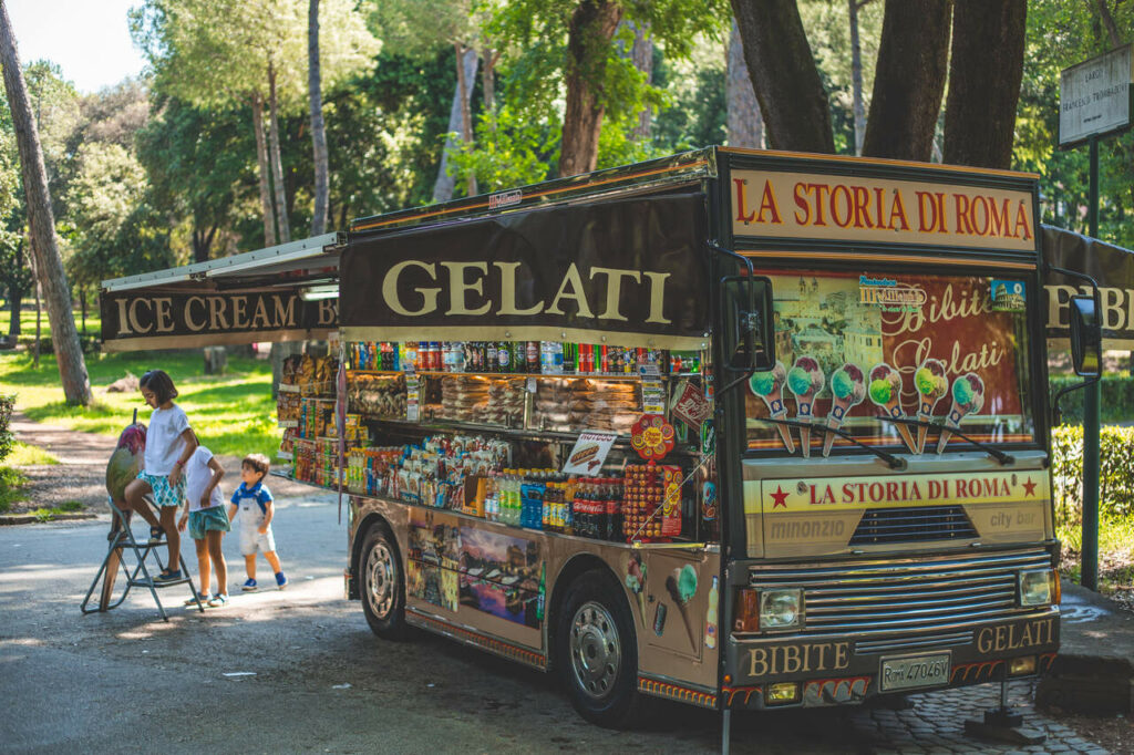sorvete-no-parque-Villa-Borghese-Roma-com-criancas