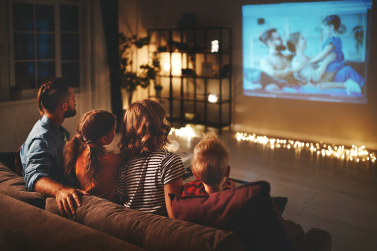 familia-cinema-em-casa